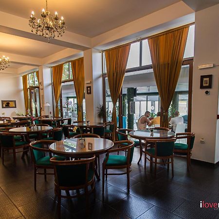 Riviera 990 - Resort & Restaurant Ieşelniţa Buitenkant foto
