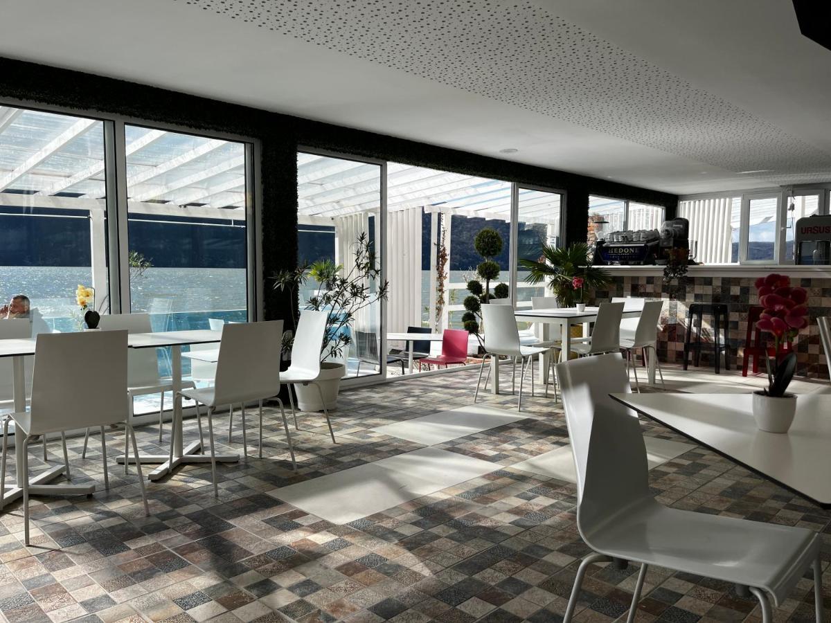 Riviera 990 - Resort & Restaurant Ieşelniţa Buitenkant foto