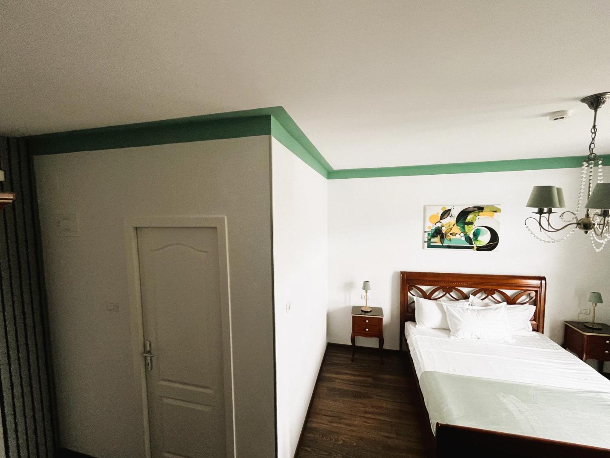 Riviera 990 - Resort & Restaurant Ieşelniţa Buitenkant foto