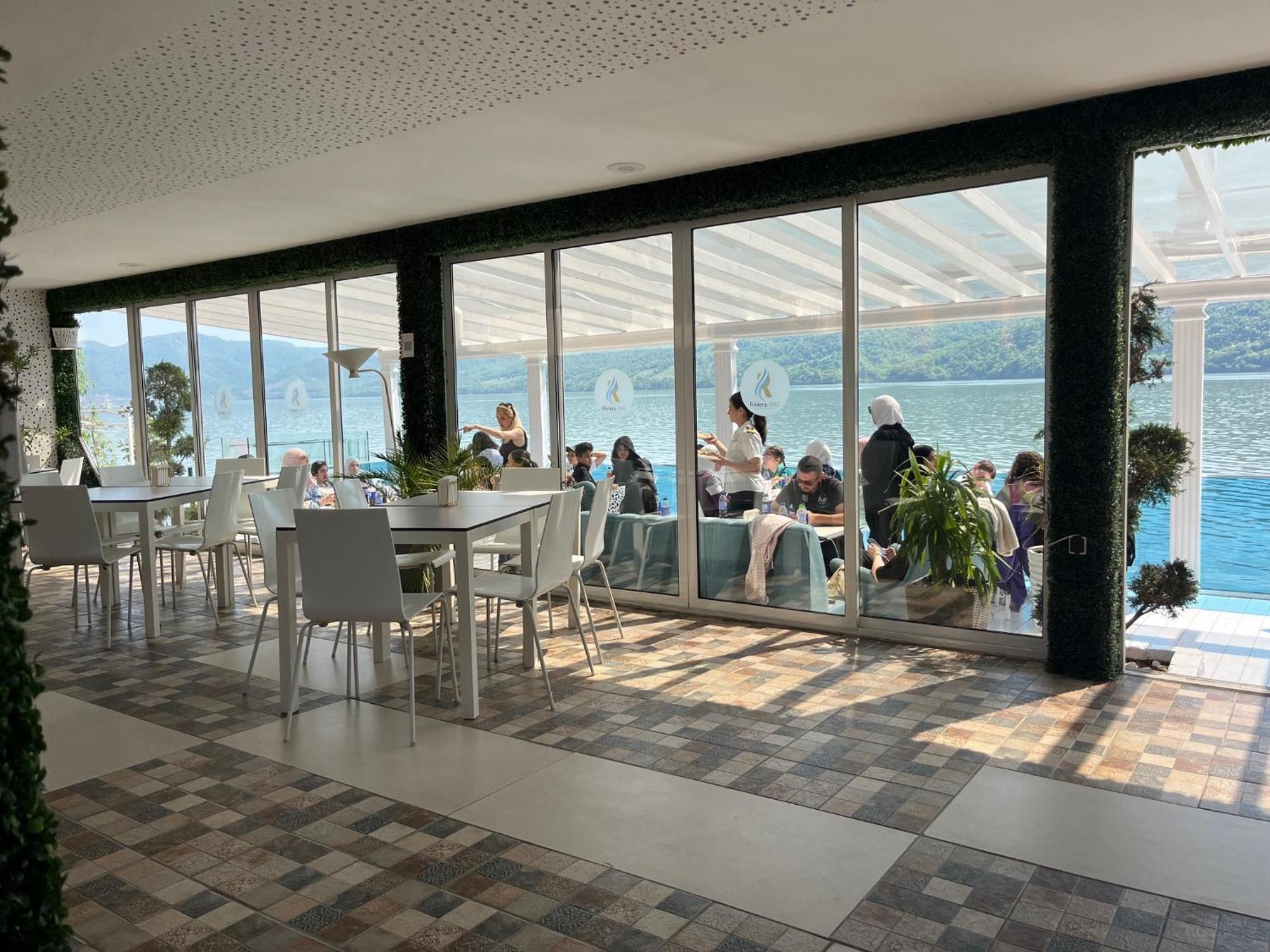 Riviera 990 - Resort & Restaurant Ieşelniţa Buitenkant foto
