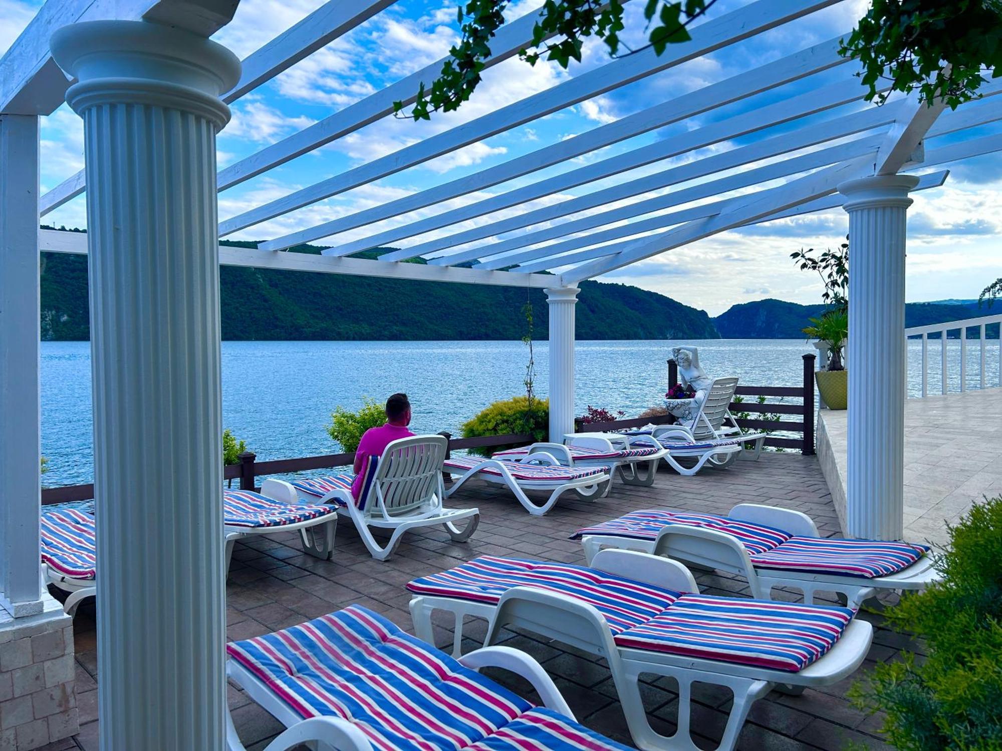 Riviera 990 - Resort & Restaurant Ieşelniţa Buitenkant foto