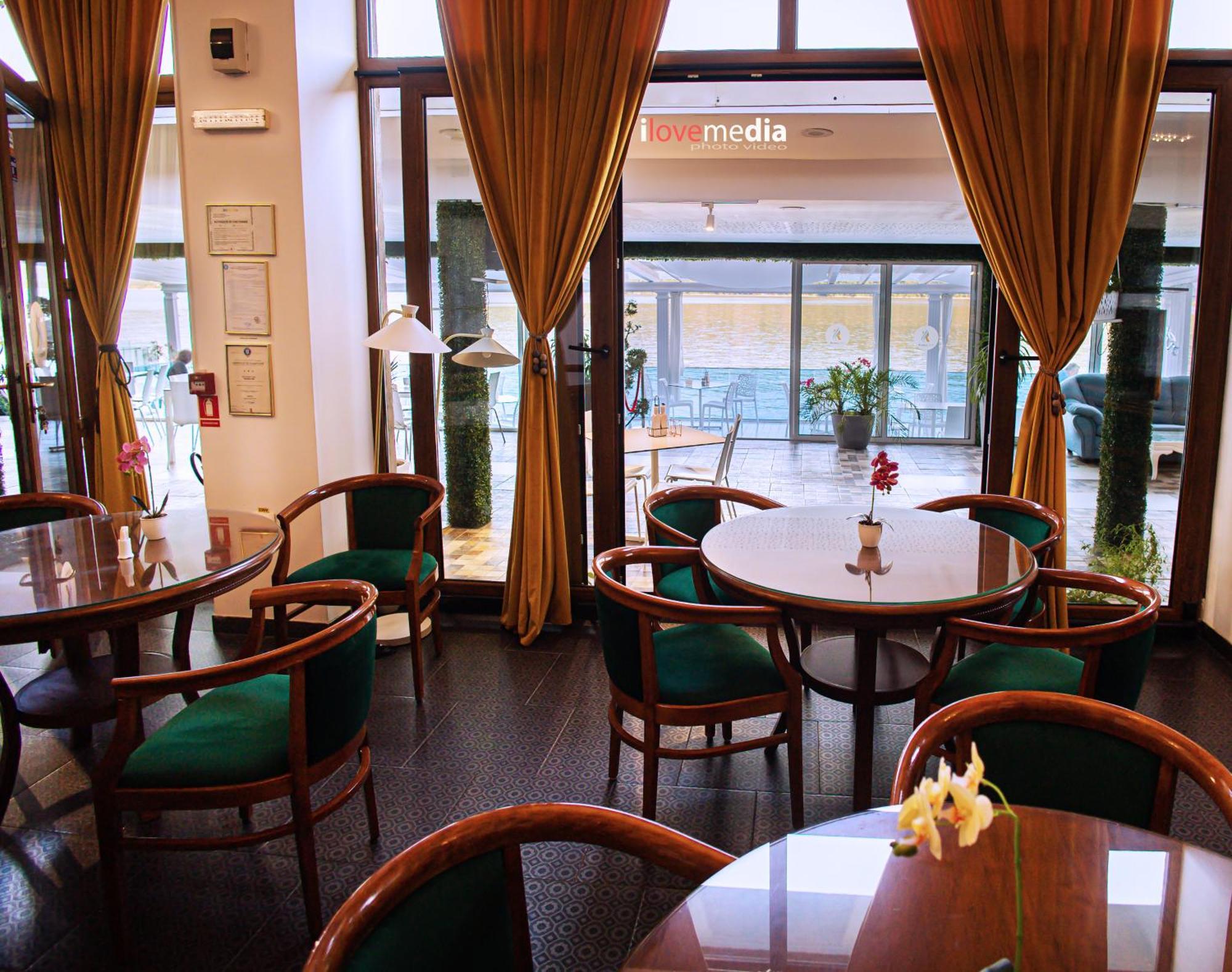 Riviera 990 - Resort & Restaurant Ieşelniţa Buitenkant foto