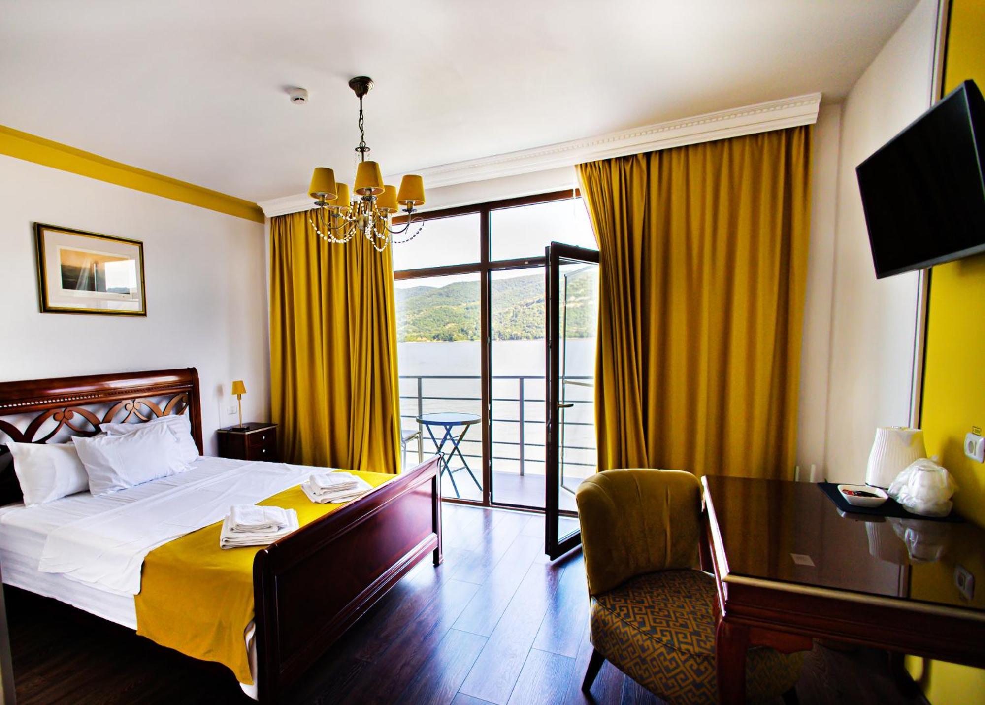 Riviera 990 - Resort & Restaurant Ieşelniţa Buitenkant foto